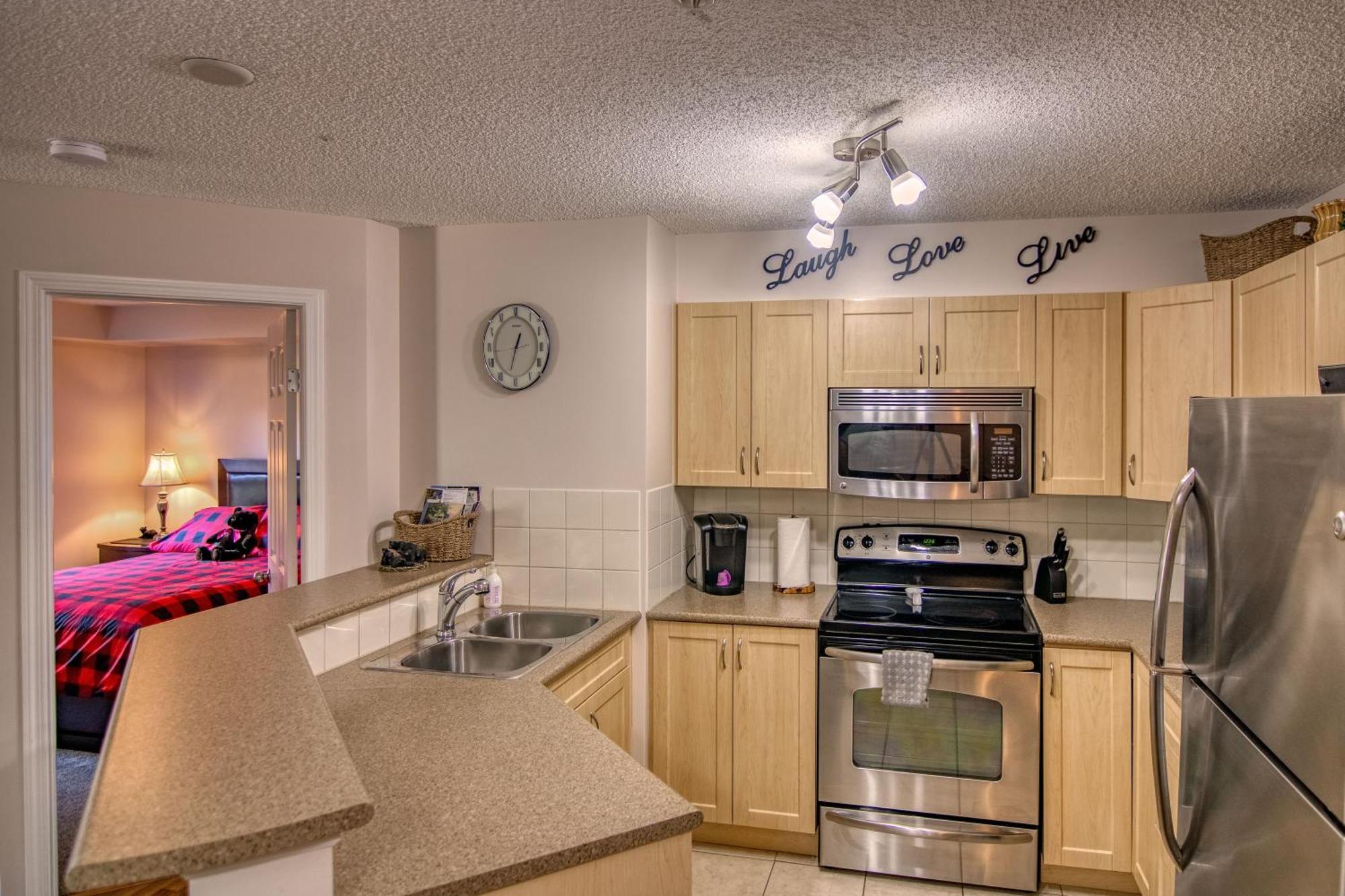 Mountain Getaway Condo - 5 Min Walk To The Beach! Invermere Exterior foto